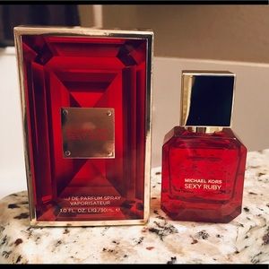 Michael Kors Sexy Ruby